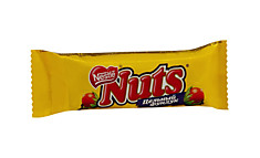 Шоколадный батончик Nuts Цельный фундук, 50г